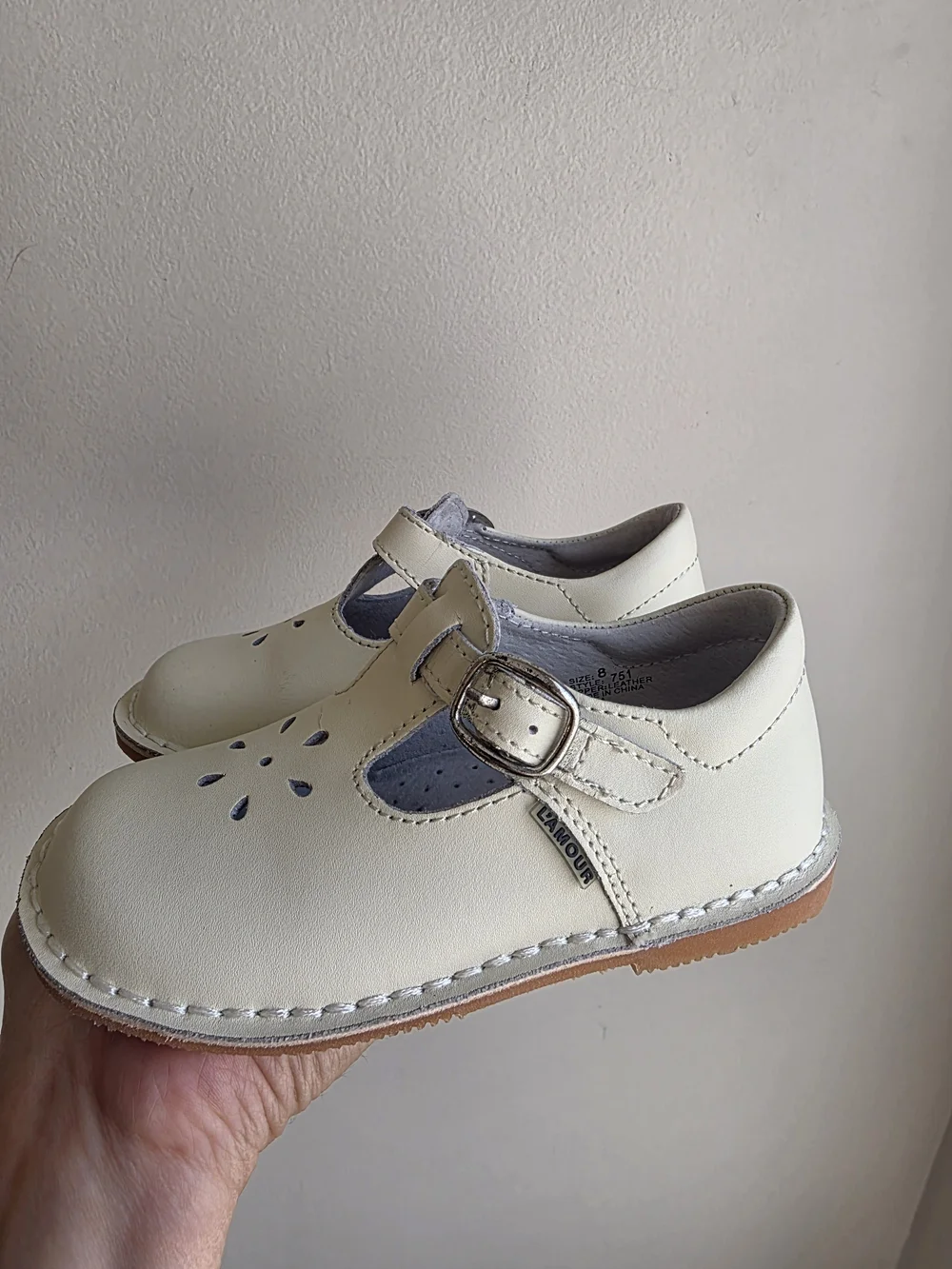 L'Amour Joy 751 Leather T-Strap Mary Jane Shoes Toddler Sz 8 Cream Ivory